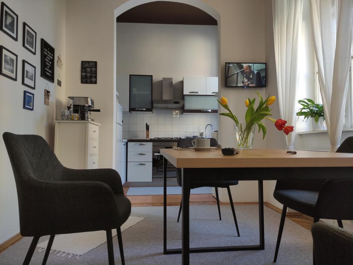 Konzul -Top Apartment, Strict Center, Parking โอซีเยก ภายนอก รูปภาพ