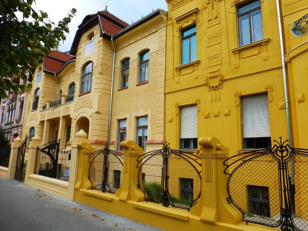 Konzul -Top Apartment, Strict Center, Parking โอซีเยก ภายนอก รูปภาพ